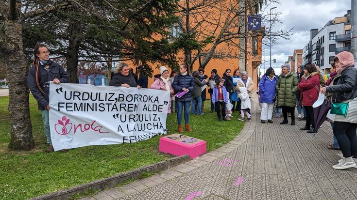 Baldosa berri bat jarri dute Urdulizko Berdintasunerako bidean