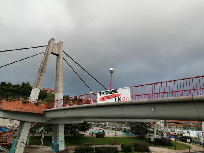 Gazteen prekarizazioa kasualitatea ez dela salatu dute