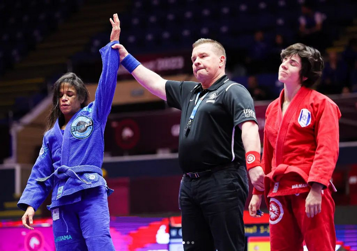 Naiomi Matthews borrokalariak Europako UWW Grappling Gi txapelketa irabazi du
