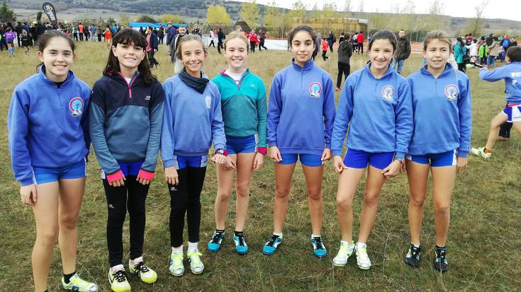 Berangoko atletismo-taldea gorantz doa