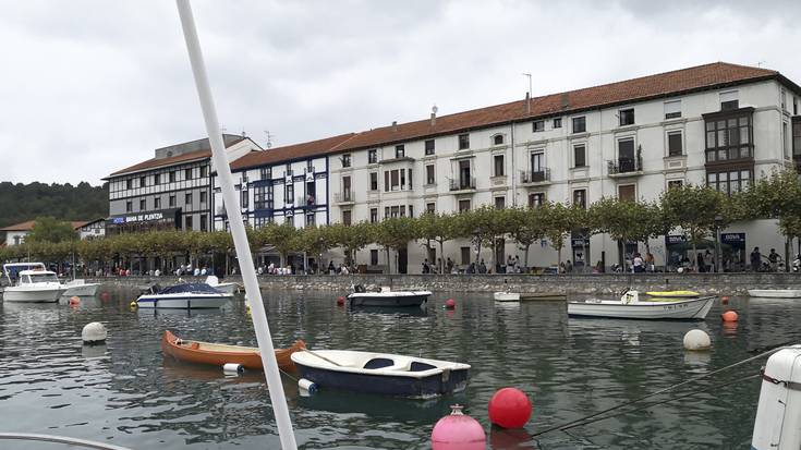Plentziako itsasadarra berrantolatzeko proiektua gelditzea eskatu dio Eusko Legebiltzarrak Jaurlaritzari