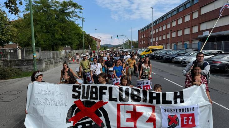 Subflubiala Ez plataformak Aldundiko arduradunak gonbidatu ditu proiektuari buruzko eztabaida publiko batera