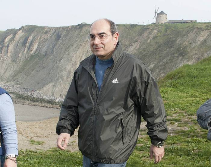 Ariketa fisikoa erregulartasunez egitea osasunean inbertitzea dela dio Jon Darpon Osasun sailburuak
