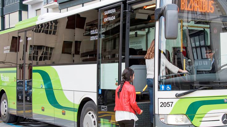 Autobus-lineen sarea berrikusteko eskatu diote Lemoizko, Sopelako, Barrikako, Gorlizko, Plentziako eta Urdulizko udalek Foru Aldundiari