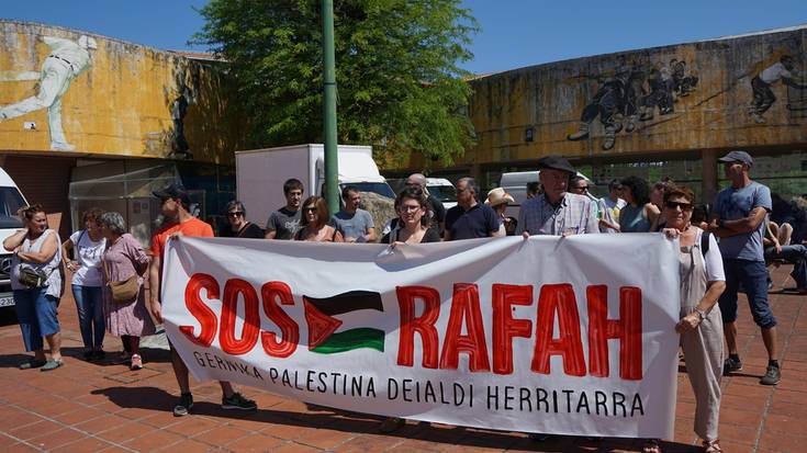 Palestinaren aldeko oihuak ozen entzun dira aste-akabuan Uribe Kostan