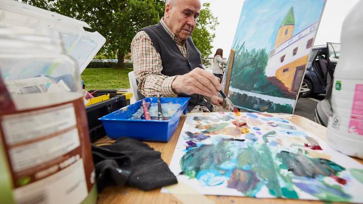 Adin guztietako 48 margolarik parte hartu dute domekan Leioan egindako pintura azkarreko lehiaketan