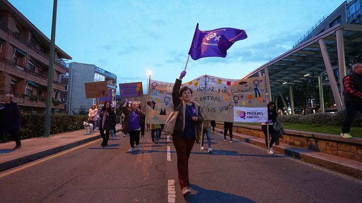 Aldarri feministek hartu dituzte martxoaren 8an Uribe Kostako kaleak
