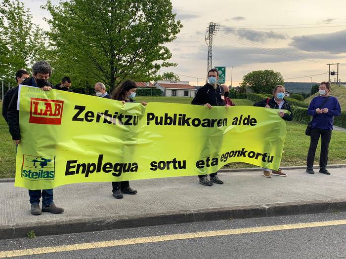 Enplegu publikoaren aldeko greba egingo dute gaur