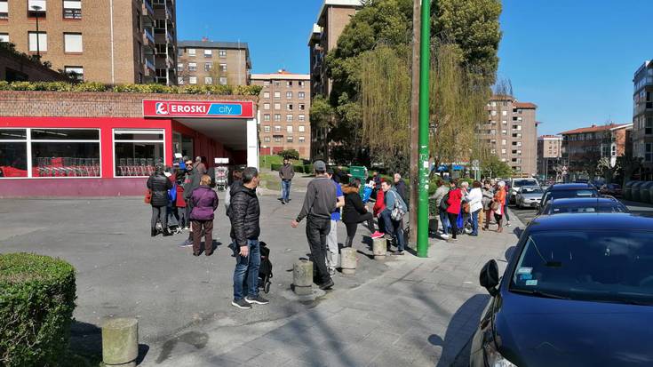 Auzokideen zaintza bermatzeko herritarren sareak osatzen hasi dira