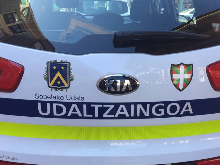 Hiru pertsona atxilotu dituzte Sopelan osasun publikoaren aurkako delitua egotzita