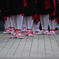 Umeentzako euskal dantzak: lehen urratsak