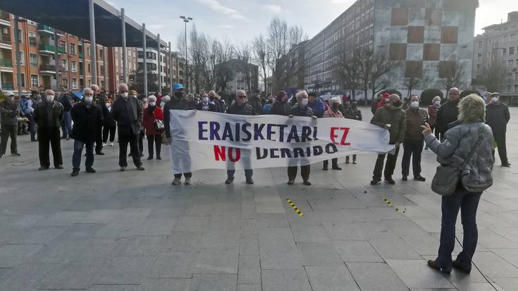 Lope de Vega kaleko 12 zenbakiko eraikinen etorkizunari buruzko herri-galdeketa egingo du Eraisketari Ez - Romo plataformak