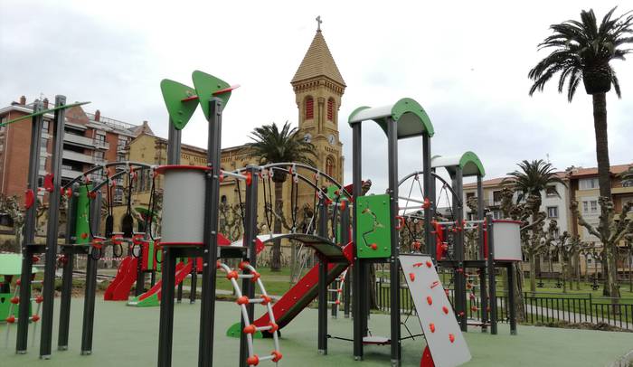 San Inazio parkeak jolasleku berria du