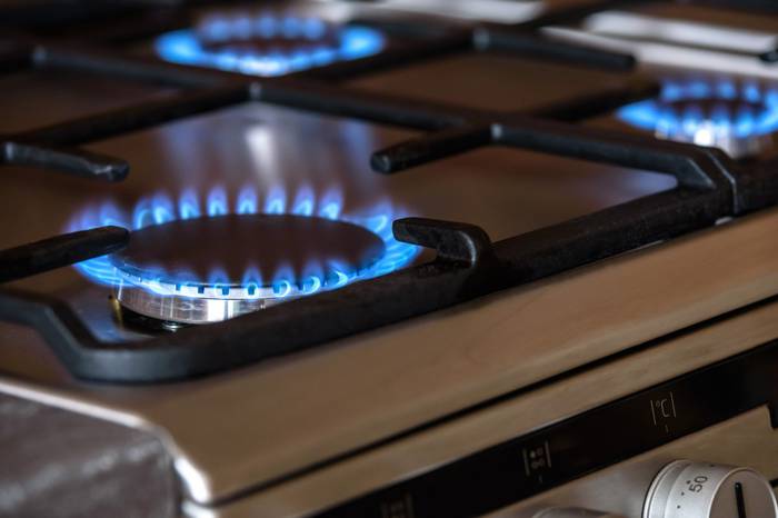 Energia-gastuetarako laguntzak eska daitezke gaurtik aurrera