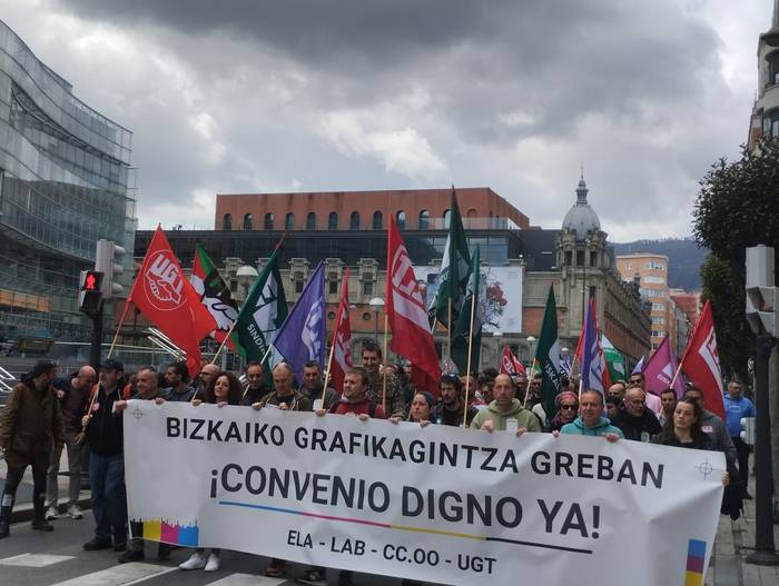 Bizkaiko grafikagintzako profesionalen grebak "jarraipen zabala" izan duela adierazi dute sindikatuek