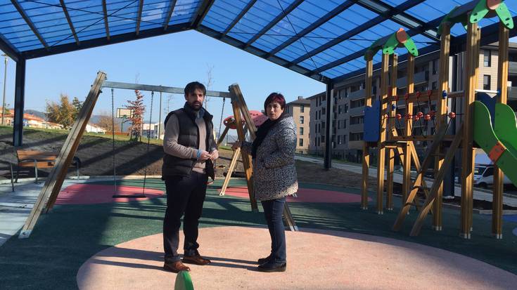 Amaituta dago umeen jolasguneko estalkia, Erandiogoikoan
