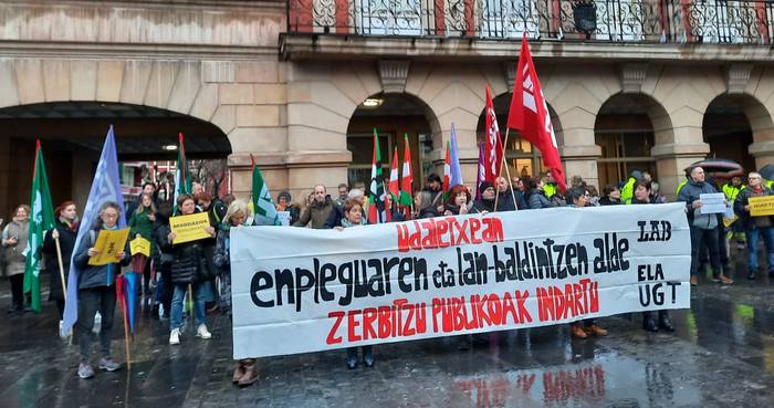 Erandioko udal-langileek kontziliazio-plan bat negoziatzeko eskatu dute Udalaren osoko bilkuran