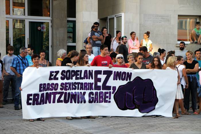Gizonezko bat atxilotu dute Sopelan, emakume bat kolpatzea egotzita