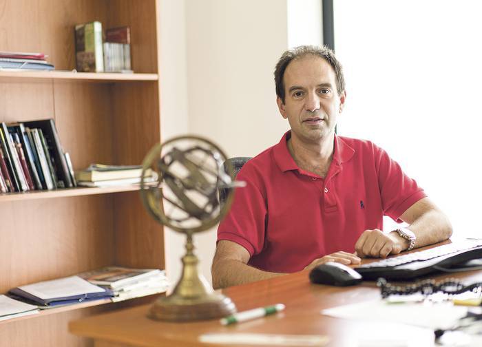 Edorta Román: "Planeta salbatu nahi badugu, trantsizioa egin behar dugu; eguzki-energia eta energia eolikoa sustatu, esfortzu ekonomikoa oso handia izango bada ere"