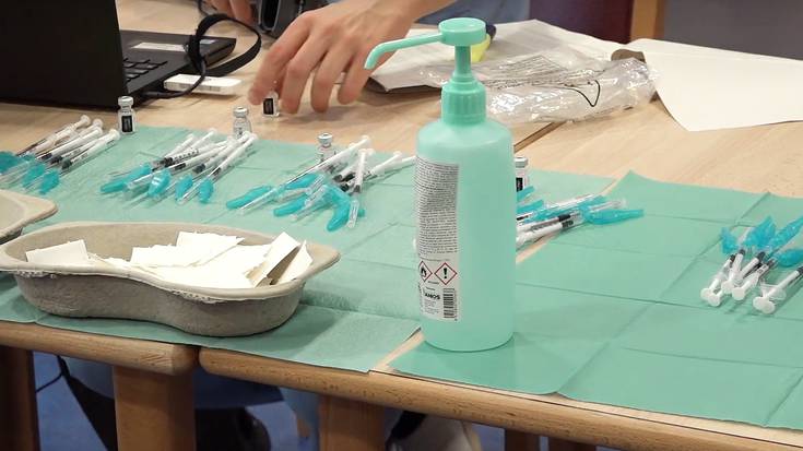 COVID-19aren aurkako txertaketa masiboa egiten denerako karpak prestatuko ditu Getxoko Udalak