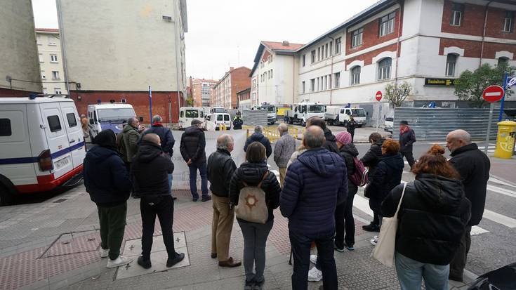 Antolakuntzaz baliatuz, auzoa mobilizatzeko asmoa dute herritarrek