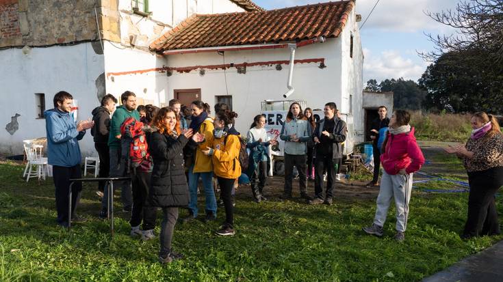 Otxantegi Herri Lurra: "Herritarrak geurera erakartzen saiatu gara ere, kontzientzia kolektibo barik ez baitago hau gelditzerik"