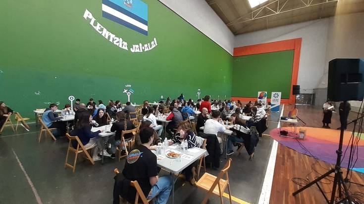 Uribe Kostako euskal hiztunak konektatzeko Mintzodromoa egingo dute azaroaren 22an Sopelan