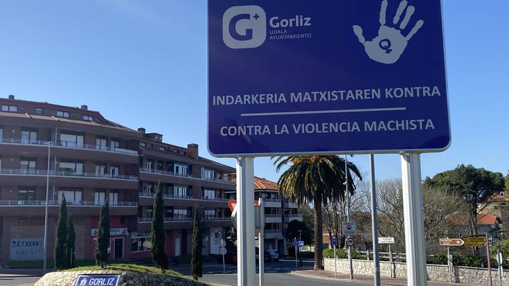 Indarkeria matxista salatzeko seinaleak jarri ditu Gorlizko Udalak