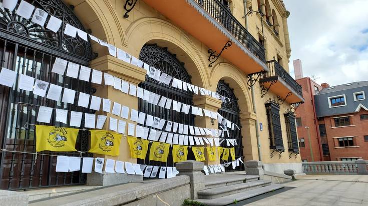 Getxoko HAPOari jarritako helegiteei erantzuna ematea exijitu diete hainbat herritarrek Udalari