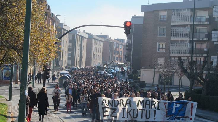 Ibarbengoako aparkalekua beharrezkoa ez dela aldarrikatu dute milaka lagunek