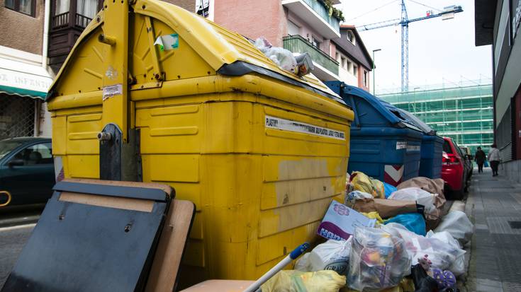 Gaur berrabiatuko dituzte negoziazioak Getxoko garbitzaileek eta enpresak