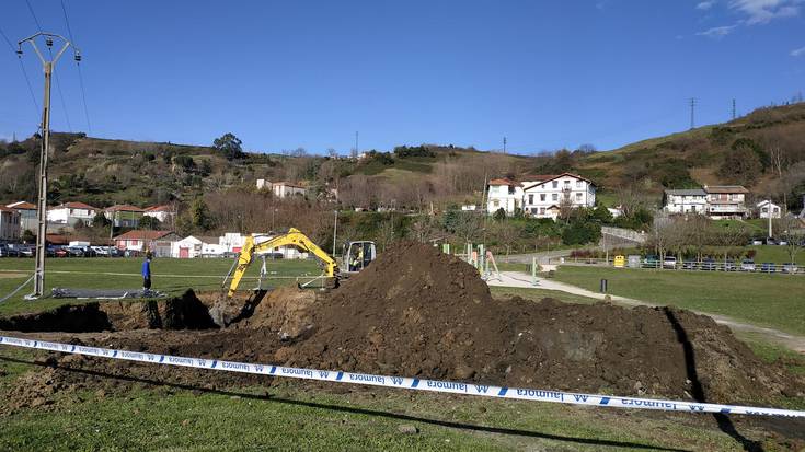 Tartanga Berdea plataformak ohartarazi du hondeamakinak lanean hasi direla Tartangako berdegunean