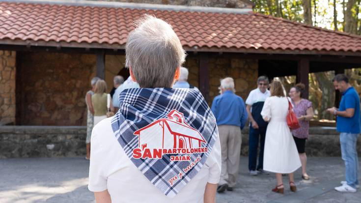 San Bartolome auzoko bizilagunek asteburu osoko jaiei heldu diete