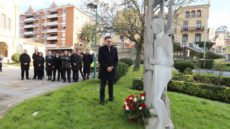 "Terrorismoaren biktima guztiak" oroitu ditu gaur Getxoko Udalak