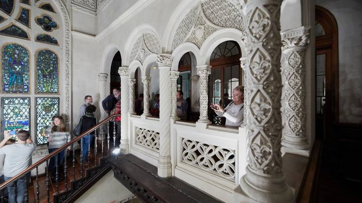 Artatza jauregia ezagutzeko bisita gidatuek 2.500 pertsona baino gehiago jaso dituzte