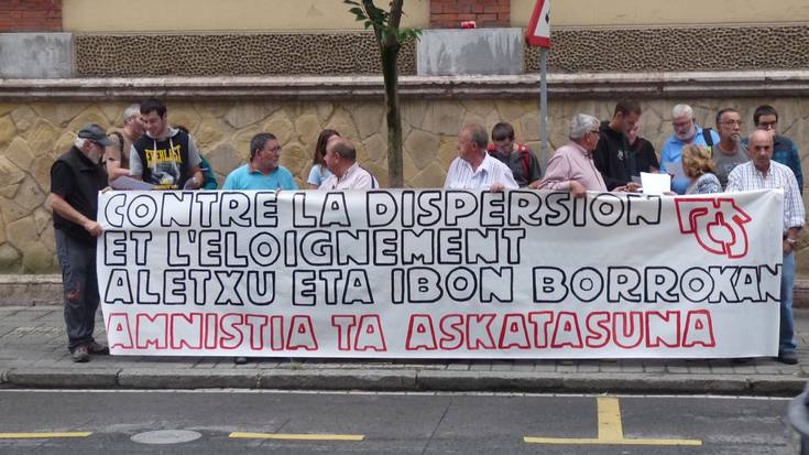 Aletxu Zobaran Gorlizko presoaren ziegari su eman diote