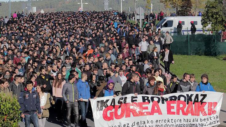 Ikasle borrokaz, gurea eraiki!