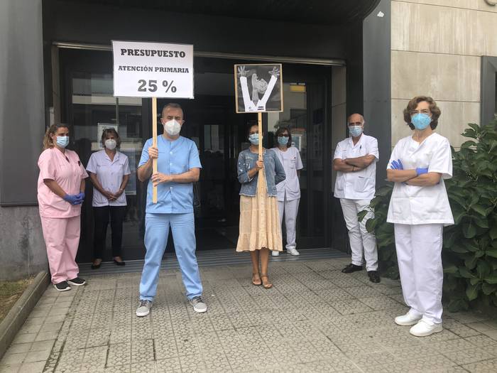 Baliabide-faltagatik protesta egin dute Osakidetzako Lehen Mailako Arretako beharginek