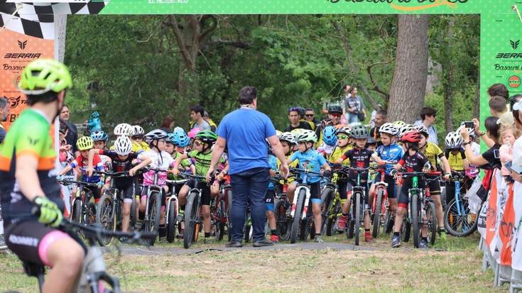 Mini Green Series txirrindularitza proba egin zuten atzo Gorlizen