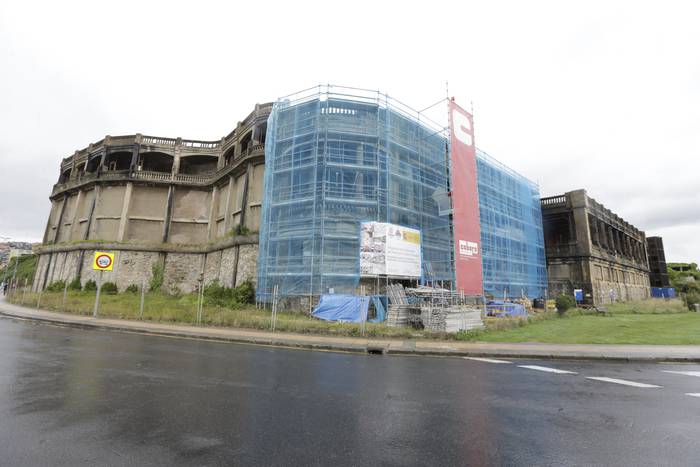 Getxoko itsasertzeko irudia berrituko duen obra abiatu dute Begoñako galerietan