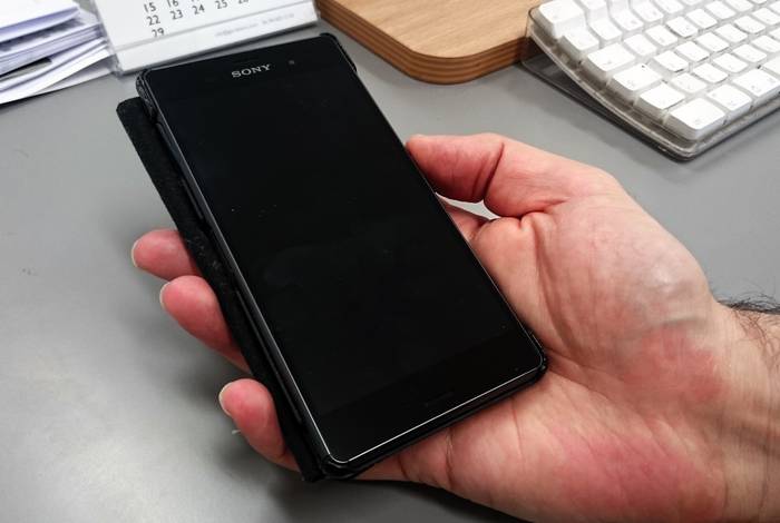 "Smartphone"-ak erabiltzen ikasteko nagusientzako tailerra egingo dute Berangon