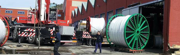Langile bat hil da Erandioko Cables y Alambres enpresan