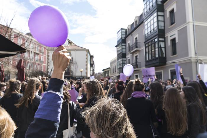 "Antolatu indarrak, batu borroka feministara"