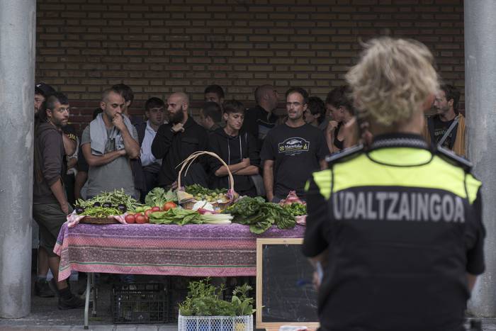 Udalerrian kalez kaleko salmenta arautzeko ordenantza berria osatzeko herri-galdeketa antolatu du Getxoko Udalak